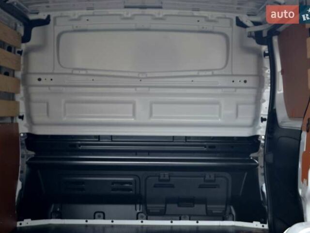 Белый Рено Трафик, объемом двигателя 2 л и пробегом 236 тыс. км за 16900 $, фото 152 на Automoto.ua