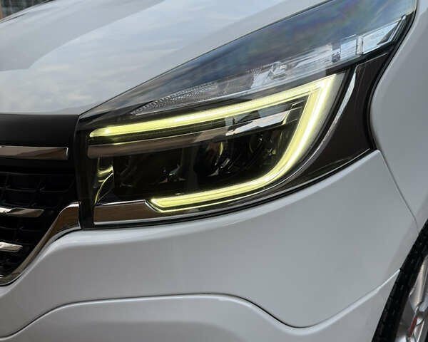 Белый Рено Трафик, объемом двигателя 2 л и пробегом 213 тыс. км за 16900 $, фото 30 на Automoto.ua