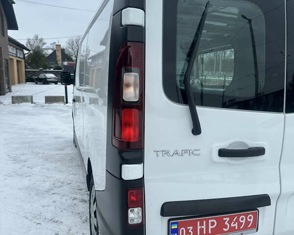 Білий Рено Трафік, об'ємом двигуна 2 л та пробігом 140 тис. км за 17500 $, фото 3 на Automoto.ua