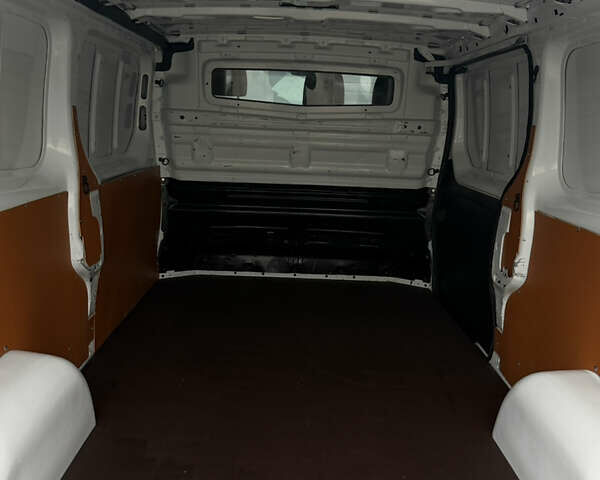 Белый Рено Трафик, объемом двигателя 2 л и пробегом 217 тыс. км за 18800 $, фото 41 на Automoto.ua