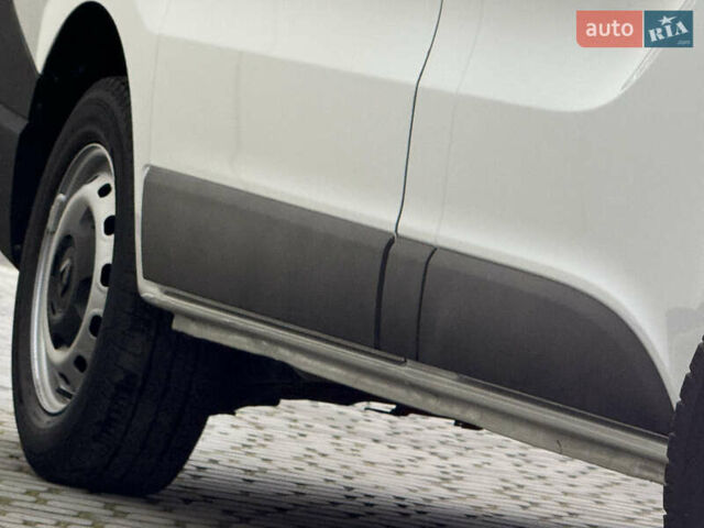 Белый Рено Трафик, объемом двигателя 2 л и пробегом 116 тыс. км за 17700 $, фото 18 на Automoto.ua