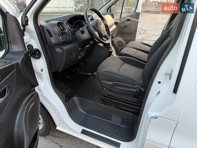 Белый Рено Трафик, объемом двигателя 2 л и пробегом 130 тыс. км за 18999 $, фото 65 на Automoto.ua