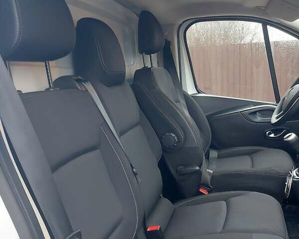 Білий Рено Трафік, об'ємом двигуна 2 л та пробігом 187 тис. км за 16700 $, фото 46 на Automoto.ua