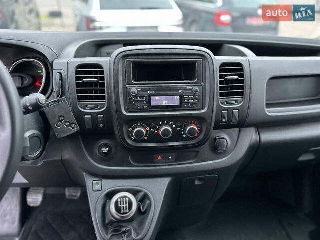 Білий Рено Трафік, об'ємом двигуна 2 л та пробігом 98 тис. км за 20500 $, фото 19 на Automoto.ua