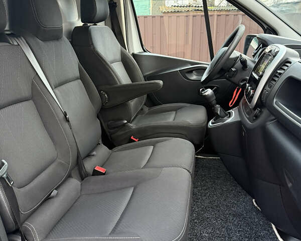 Белый Рено Трафик, объемом двигателя 2 л и пробегом 213 тыс. км за 16900 $, фото 24 на Automoto.ua