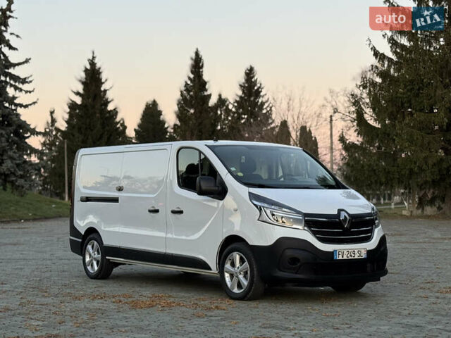 Белый Рено Трафик, объемом двигателя 2 л и пробегом 96 тыс. км за 19500 $, фото 2 на Automoto.ua