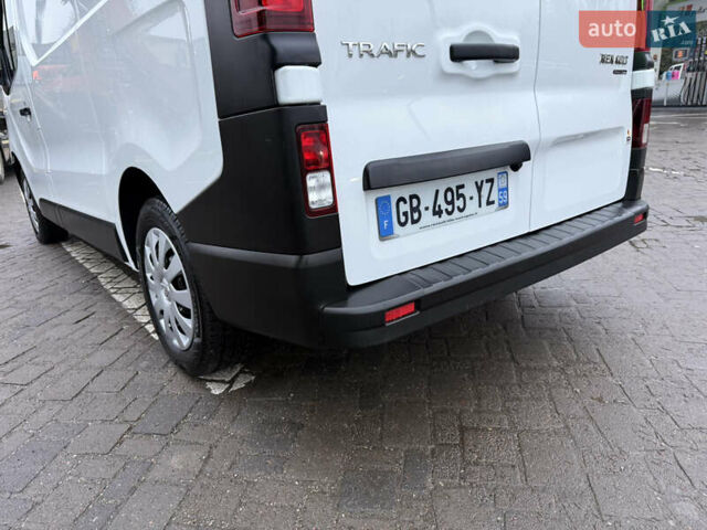 Белый Рено Трафик, объемом двигателя 2 л и пробегом 259 тыс. км за 16400 $, фото 8 на Automoto.ua
