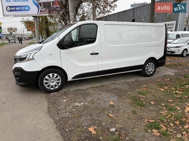 Белый Рено Трафик, объемом двигателя 2 л и пробегом 166 тыс. км за 19700 $, фото 2 на Automoto.ua