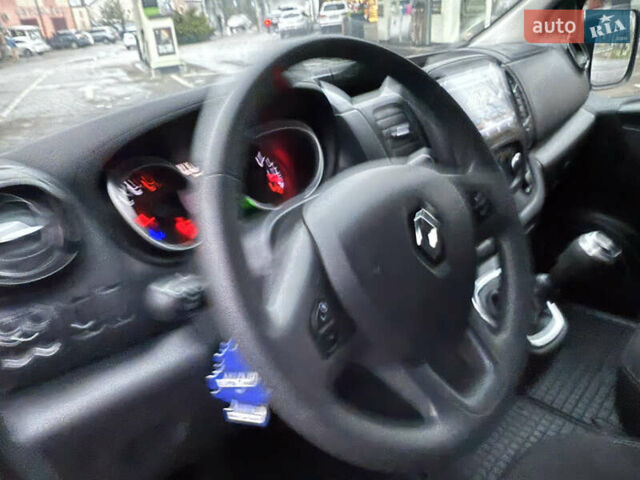 Белый Рено Трафик, объемом двигателя 2 л и пробегом 259 тыс. км за 16400 $, фото 43 на Automoto.ua