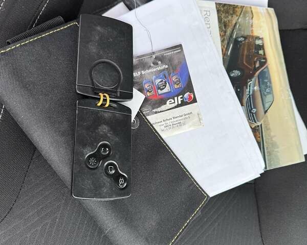 Белый Рено Трафик, объемом двигателя 2 л и пробегом 166 тыс. км за 19700 $, фото 36 на Automoto.ua