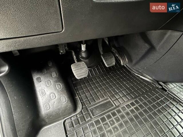 Белый Рено Трафик, объемом двигателя 2 л и пробегом 189 тыс. км за 17900 $, фото 26 на Automoto.ua