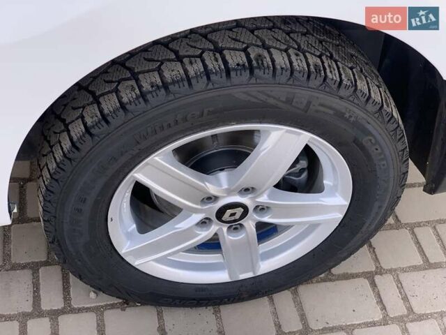 Білий Рено Трафік, об'ємом двигуна 2 л та пробігом 209 тис. км за 16955 $, фото 23 на Automoto.ua