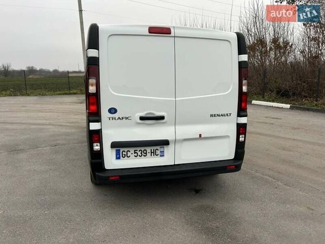 Белый Рено Трафик, объемом двигателя 2 л и пробегом 189 тыс. км за 17900 $, фото 3 на Automoto.ua