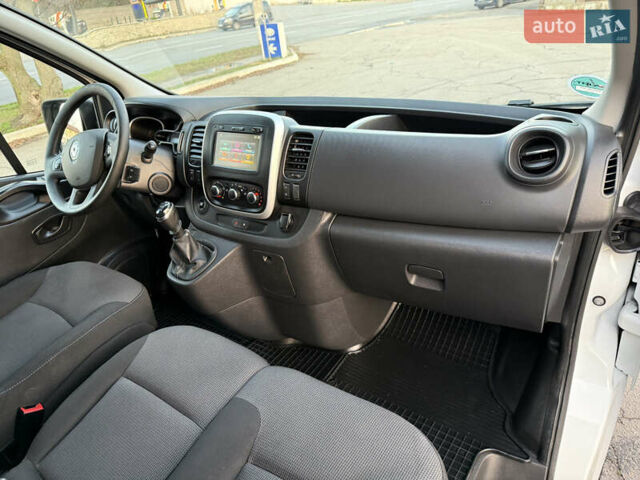 Белый Рено Трафик, объемом двигателя 2 л и пробегом 130 тыс. км за 18999 $, фото 46 на Automoto.ua