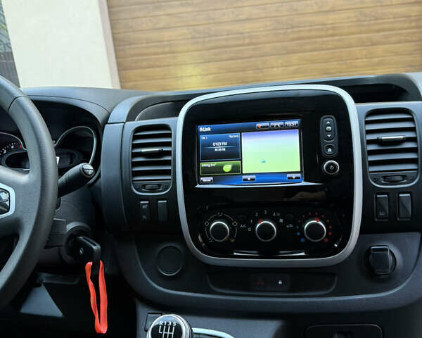 Белый Рено Трафик, объемом двигателя 2 л и пробегом 213 тыс. км за 16900 $, фото 26 на Automoto.ua