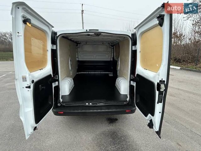 Белый Рено Трафик, объемом двигателя 2 л и пробегом 189 тыс. км за 17900 $, фото 28 на Automoto.ua