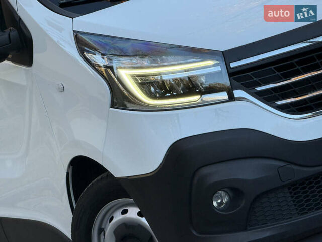 Белый Рено Трафик, объемом двигателя 2 л и пробегом 115 тыс. км за 19500 $, фото 6 на Automoto.ua