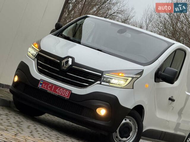 Белый Рено Трафик, объемом двигателя 2 л и пробегом 116 тыс. км за 17700 $, фото 9 на Automoto.ua