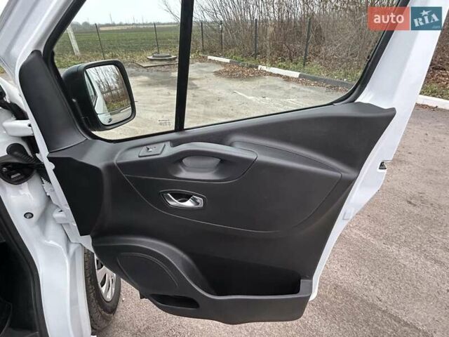Белый Рено Трафик, объемом двигателя 2 л и пробегом 189 тыс. км за 17900 $, фото 21 на Automoto.ua