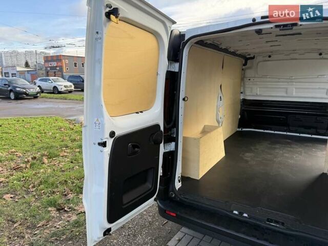 Білий Рено Трафік, об'ємом двигуна 2 л та пробігом 200 тис. км за 18900 $, фото 31 на Automoto.ua