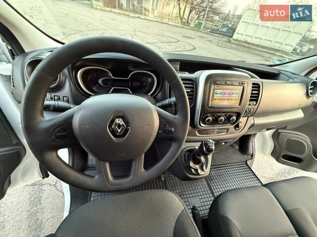 Белый Рено Трафик, объемом двигателя 2 л и пробегом 130 тыс. км за 18999 $, фото 79 на Automoto.ua