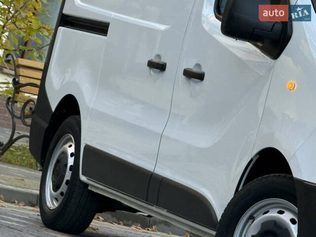 Белый Рено Трафик, объемом двигателя 2 л и пробегом 114 тыс. км за 18200 $, фото 5 на Automoto.ua