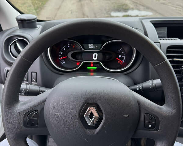 Білий Рено Трафік, об'ємом двигуна 2 л та пробігом 116 тис. км за 19450 $, фото 77 на Automoto.ua