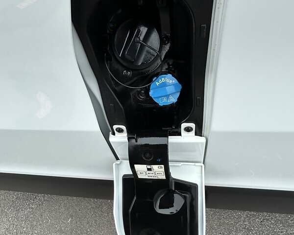 Белый Рено Трафик, объемом двигателя 2 л и пробегом 189 тыс. км за 17900 $, фото 27 на Automoto.ua