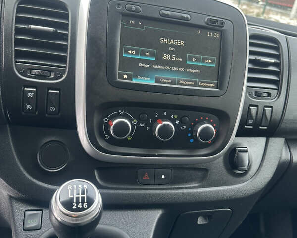 Білий Рено Трафік, об'ємом двигуна 2 л та пробігом 140 тис. км за 17500 $, фото 57 на Automoto.ua