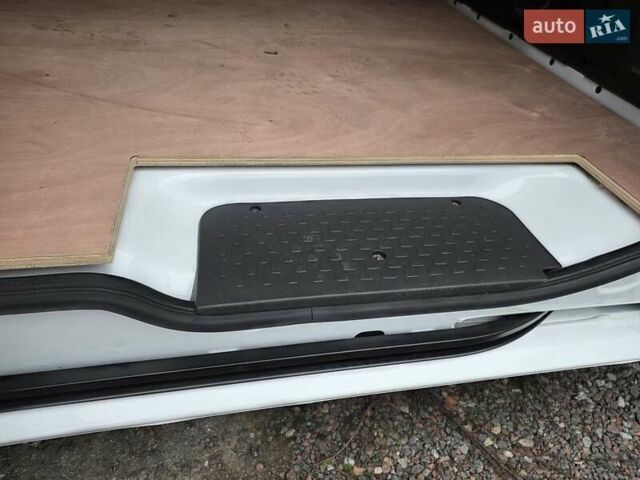 Белый Рено Трафик, объемом двигателя 2 л и пробегом 204 тыс. км за 18700 $, фото 35 на Automoto.ua