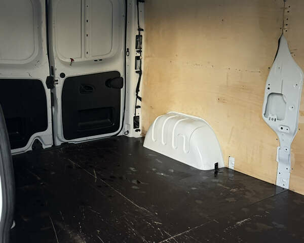 Белый Рено Трафик, объемом двигателя 2 л и пробегом 96 тыс. км за 19500 $, фото 43 на Automoto.ua