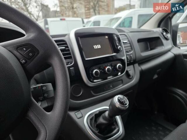 Белый Рено Трафик, объемом двигателя 2 л и пробегом 204 тыс. км за 18700 $, фото 19 на Automoto.ua