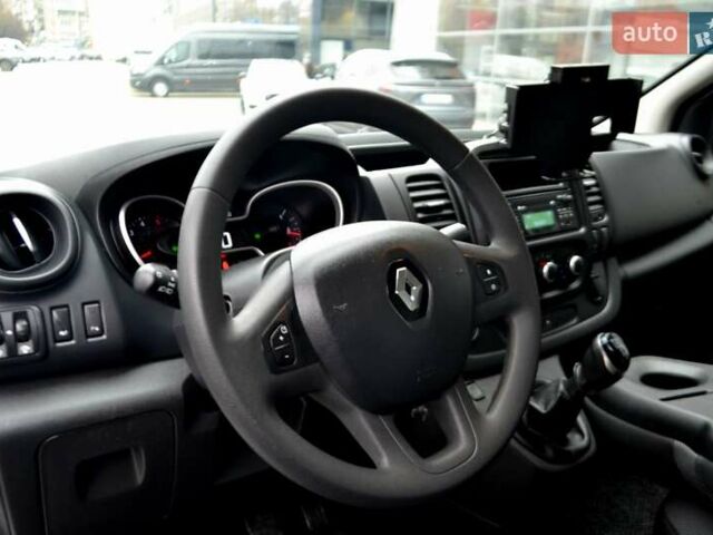 Белый Рено Трафик, объемом двигателя 2 л и пробегом 236 тыс. км за 16900 $, фото 98 на Automoto.ua