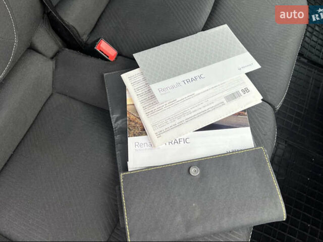 Белый Рено Трафик, объемом двигателя 2 л и пробегом 182 тыс. км за 17673 $, фото 73 на Automoto.ua