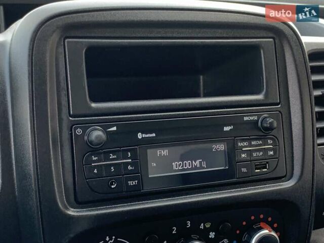 Білий Рено Трафік, об'ємом двигуна 2 л та пробігом 209 тис. км за 16955 $, фото 47 на Automoto.ua