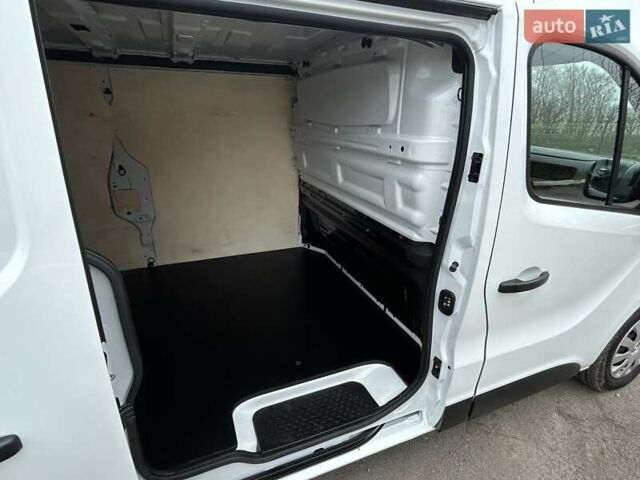 Белый Рено Трафик, объемом двигателя 2 л и пробегом 189 тыс. км за 17900 $, фото 32 на Automoto.ua