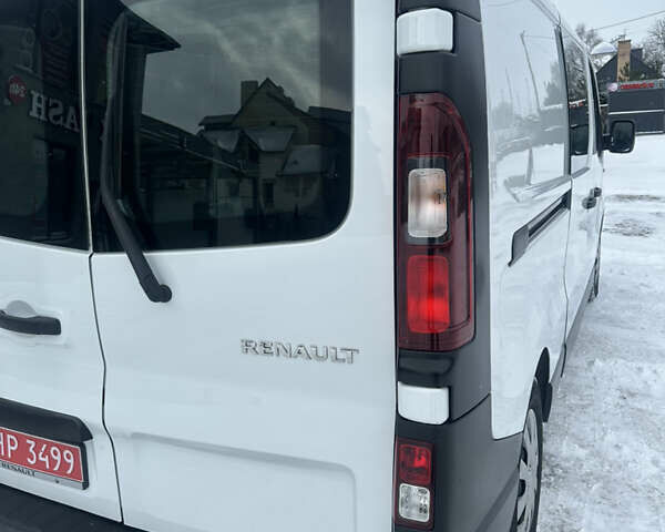 Білий Рено Трафік, об'ємом двигуна 2 л та пробігом 140 тис. км за 17500 $, фото 4 на Automoto.ua