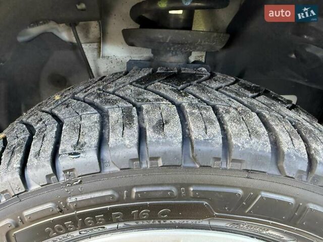 Білий Рено Трафік, об'ємом двигуна 2 л та пробігом 200 тис. км за 18900 $, фото 38 на Automoto.ua