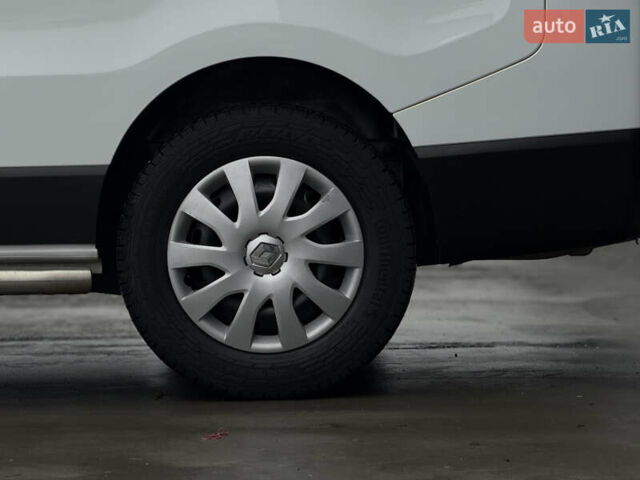 Белый Рено Трафик, объемом двигателя 2 л и пробегом 217 тыс. км за 18800 $, фото 14 на Automoto.ua