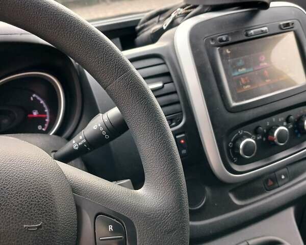 Белый Рено Трафик, объемом двигателя 2 л и пробегом 230 тыс. км за 14200 $, фото 5 на Automoto.ua