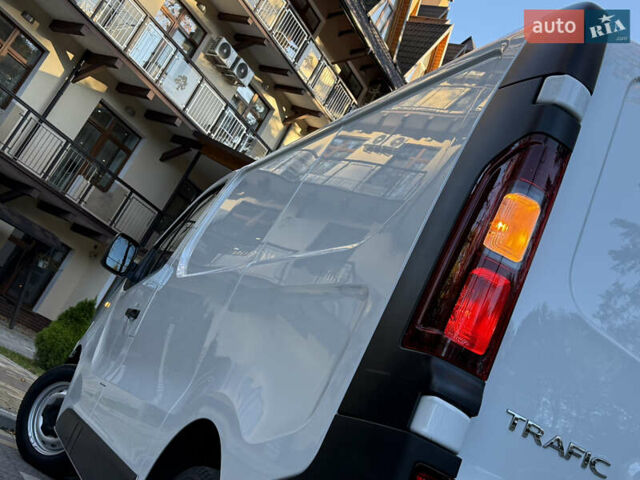 Белый Рено Трафик, объемом двигателя 2 л и пробегом 112 тыс. км за 17850 $, фото 29 на Automoto.ua