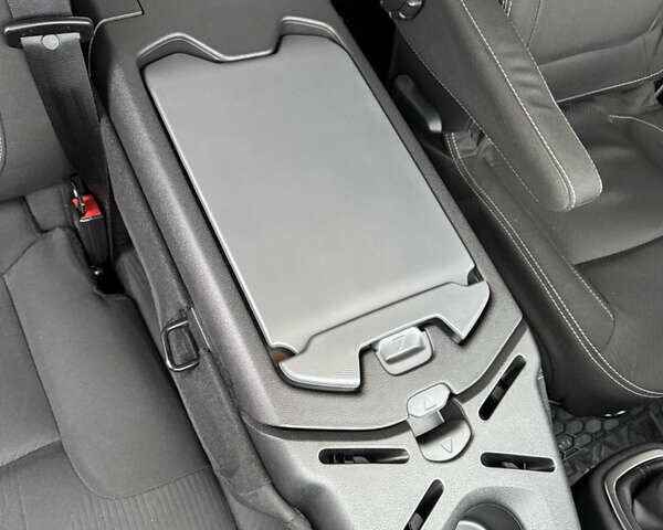 Білий Рено Трафік, об'ємом двигуна 2 л та пробігом 116 тис. км за 19450 $, фото 52 на Automoto.ua