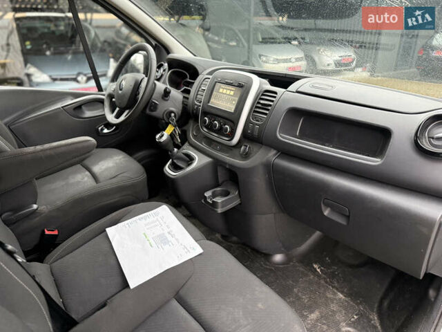 Белый Рено Трафик, объемом двигателя 2 л и пробегом 250 тыс. км за 16250 $, фото 13 на Automoto.ua