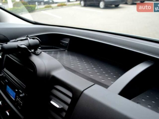 Белый Рено Трафик, объемом двигателя 2 л и пробегом 236 тыс. км за 16900 $, фото 49 на Automoto.ua