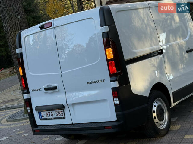 Белый Рено Трафик, объемом двигателя 2 л и пробегом 114 тыс. км за 18200 $, фото 38 на Automoto.ua