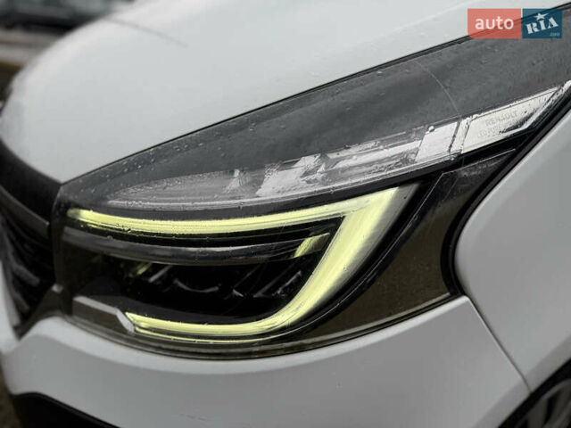 Белый Рено Трафик, объемом двигателя 2 л и пробегом 250 тыс. км за 16250 $, фото 11 на Automoto.ua