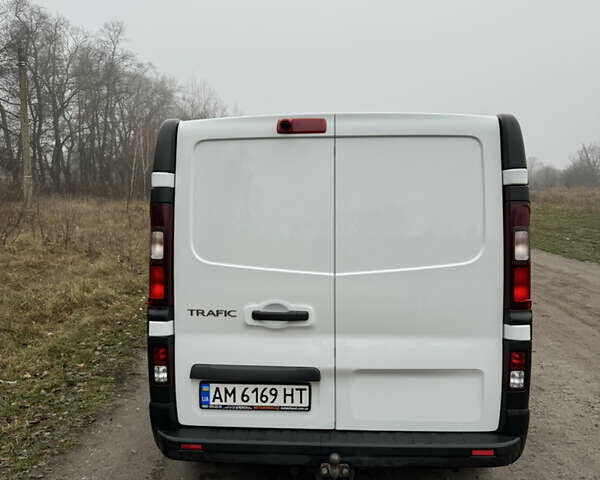 Білий Рено Трафік, об'ємом двигуна 2 л та пробігом 116 тис. км за 19450 $, фото 16 на Automoto.ua