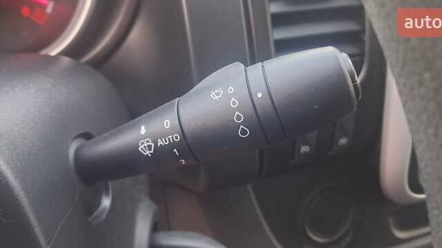 Белый Рено Трафик, объемом двигателя 2 л и пробегом 109 тыс. км за 19777 $, фото 28 на Automoto.ua