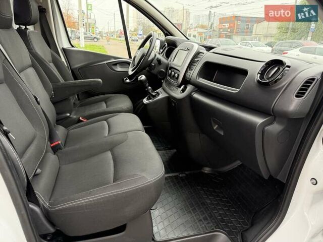 Белый Рено Трафик, объемом двигателя 2 л и пробегом 166 тыс. км за 19700 $, фото 28 на Automoto.ua