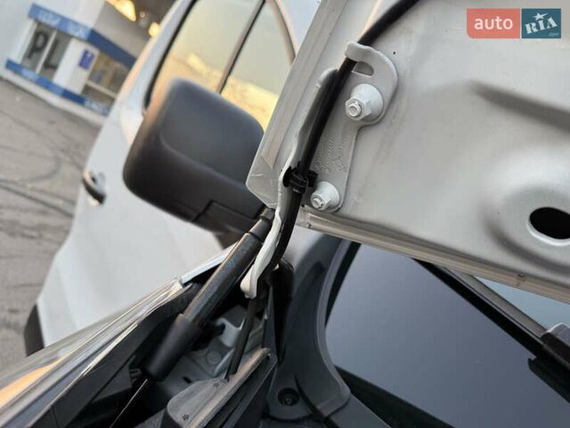 Белый Рено Трафик, объемом двигателя 2 л и пробегом 130 тыс. км за 18999 $, фото 99 на Automoto.ua